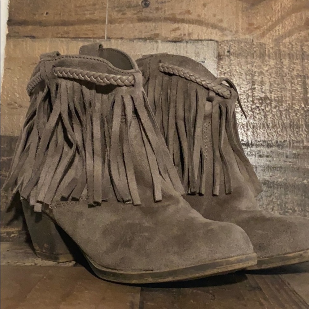 Cute girls suede boots